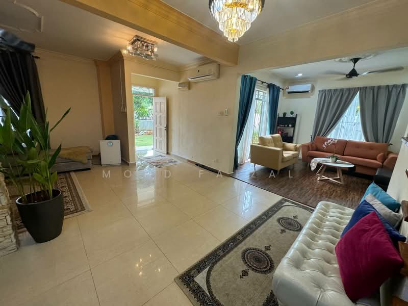 Rumah Teres 2 Tingkat untuk Dijual di Bandar Baru Bangi (Selangor) - Mohd Faizal - Living Room - PropertyGuru.com.my