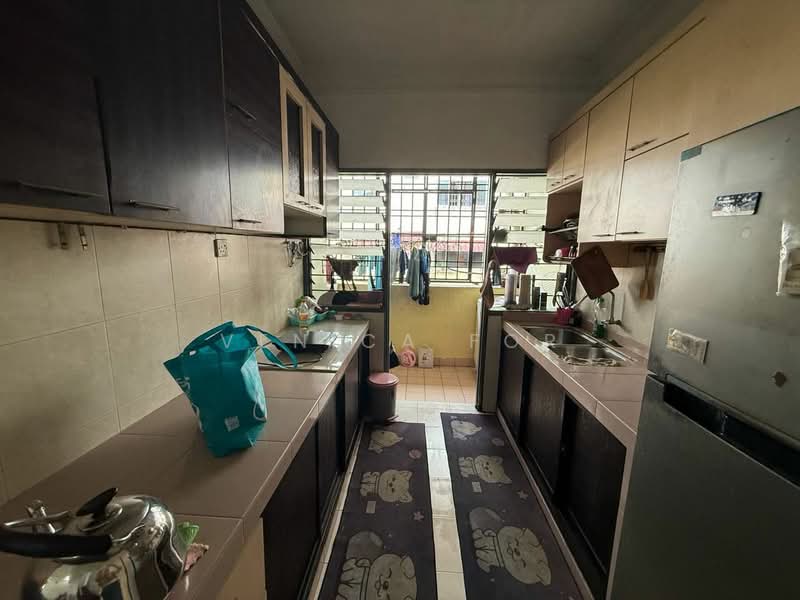 Townhouse for Sale in Taman Tampoi Indah (Tampoi) - Venica For - Kitchen - PropertyGuru.com.my