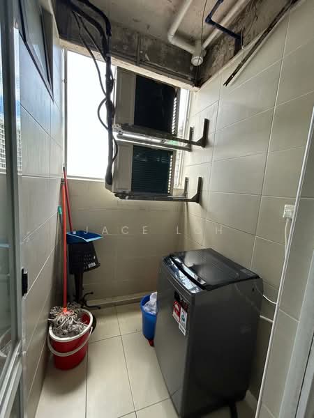 Servis Apartment untuk Disewa di D'Secret Garden (Pangsapuri Kempas Indah) - Jace Loh - Balcony - PropertyGuru.com.my
