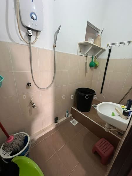 Flat for Sale at Taman Seri Orkid - Bernice Gan - Bathroom - PropertyGuru.com.my