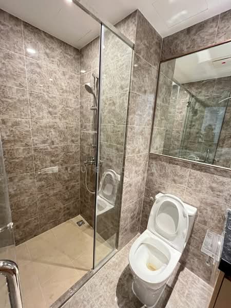 Service Residence for Rent at R&F Princess Cove Phase 1 - Blue Chan - Bathroom - PropertyGuru.com.my