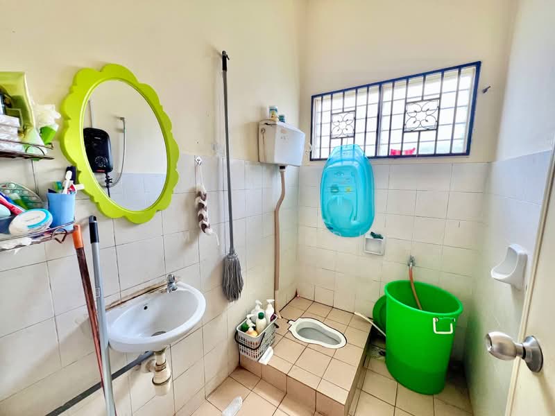 Bungalow for Sale in Taman Pinggiran Putra (Seri Kembangan) - Ahmad Fadlee - PropertyGuru.com.my