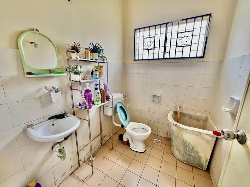 Bungalow for Sale in Taman Pinggiran Putra (Seri Kembangan) - Ahmad Fadlee - PropertyGuru.com.my