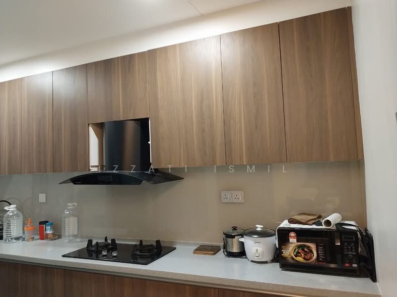 Kondominium untuk Dijual di Lakefront Residence - Izzati Ismil - Kitchen - PropertyGuru.com.my