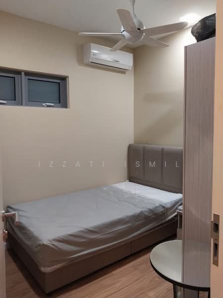 Kondominium untuk Dijual di Lakefront Residence - Izzati Ismil - Bedroom - PropertyGuru.com.my