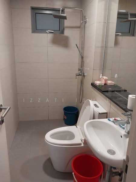 Kondominium untuk Dijual di Lakefront Residence - Izzati Ismil - Bathroom - PropertyGuru.com.my