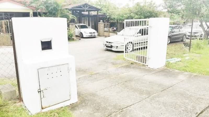 Rumah Berkembar untuk Dijual di Desa Pinggiran Putra (Dengkil) - Ahmad Fadlee - PropertyGuru.com.my