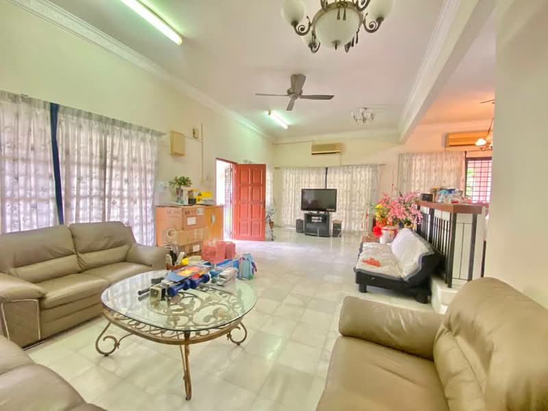 Rumah Banglo untuk Dijual di Shah Alam (Selangor) - Mohd Faizal - Living Room - PropertyGuru.com.my