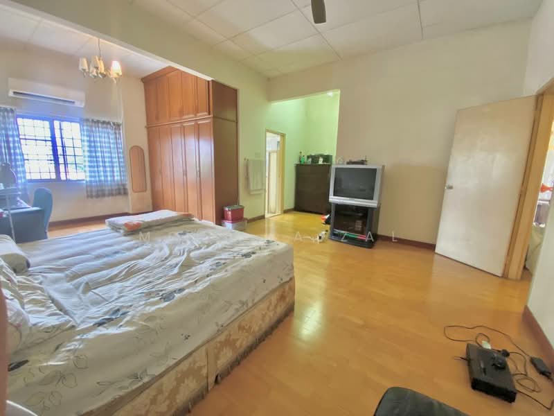 Rumah Banglo untuk Dijual di Shah Alam (Selangor) - Mohd Faizal - Bedroom - PropertyGuru.com.my