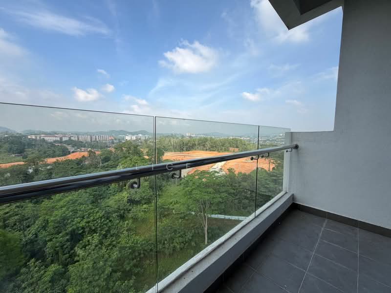 Kondominium untuk Disewa di Legendview - Alice Low - Balcony - PropertyGuru.com.my