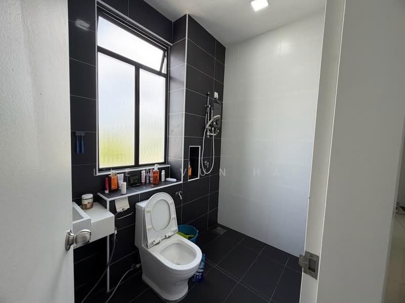 Rumah Teres 2 Tingkat untuk Dijual di Kota Masai (Pasir Gudang) - Liew Vun Hau - Bathroom - PropertyGuru.com.my