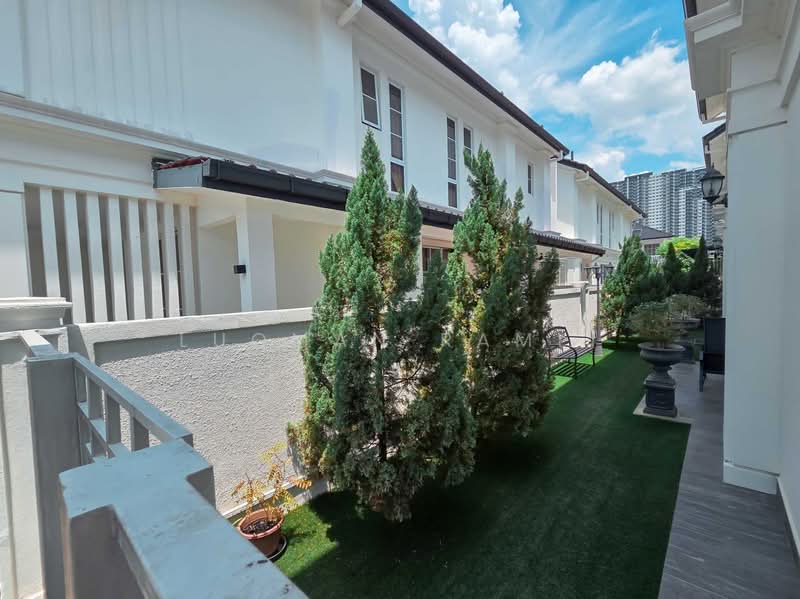 Rumah Berkembar untuk Dijual di Semenyih (Selangor) - Luqman Ramli - Exterior - PropertyGuru.com.my