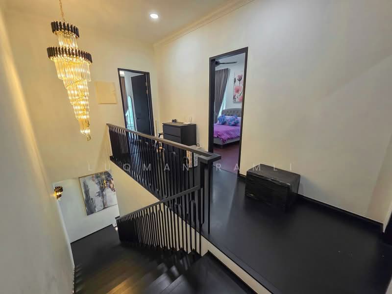 Rumah Berkembar untuk Dijual di Semenyih (Selangor) - Luqman Ramli - Corridor - PropertyGuru.com.my