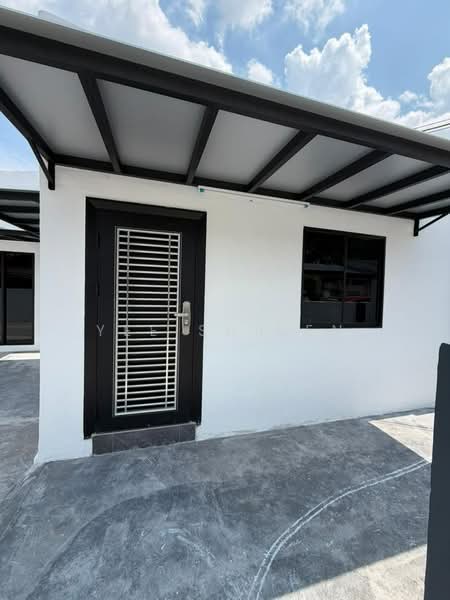 Rumah Teres 1 Tingkat untuk Dijual di Taman Dahlia (Tampoi) - Yee Shiuen - Exterior - PropertyGuru.com.my
