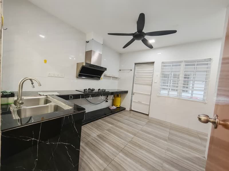 2-storey Terraced House for Rent in Kota Kemuning (Shah Alam) - Diana See - Kitchen - PropertyGuru.com.my