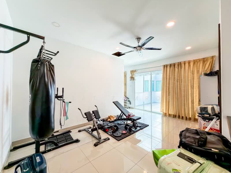 Rumah Berkembar untuk Dijual di Kota Damansara (Selangor) - Izzat Zamros - Gym - PropertyGuru.com.my