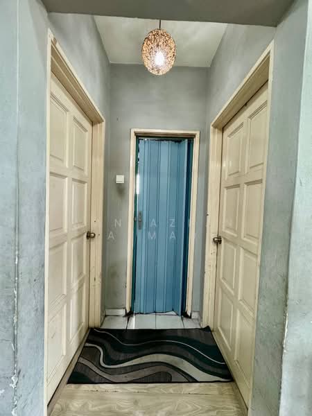 Apartment for Sale at Pangsapuri Mawar Sari - Wan Azlan Ahmad - PropertyGuru.com.my