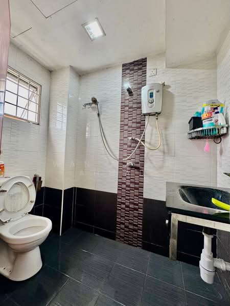 Apartment for Sale at Pangsapuri Mawar Sari - Wan Azlan Ahmad - PropertyGuru.com.my