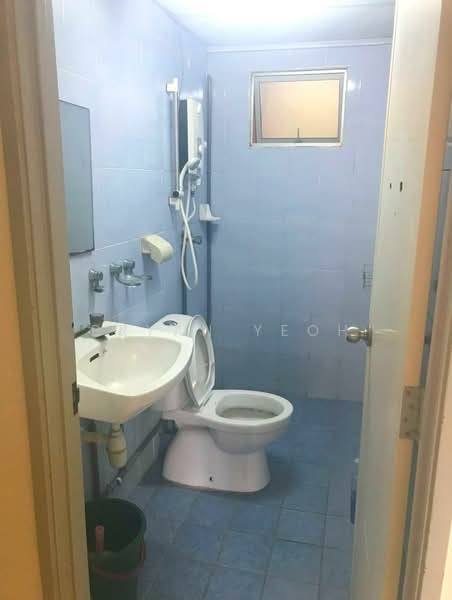 Kondominium untuk Dijual di Angkasa Condominiums - Bryan Yeoh - Bathroom - PropertyGuru.com.my