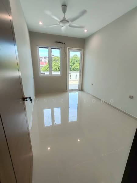 Rumah Teres 2 Tingkat untuk Dijual di Island Glades (Jelutong) - Elynne Leong - Interior - PropertyGuru.com.my