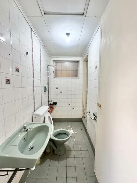 2-storey Terraced House for Sale in Taman Setiawangsa (Setiawangsa) - Luqman Ramli - Bathroom - PropertyGuru.com.my