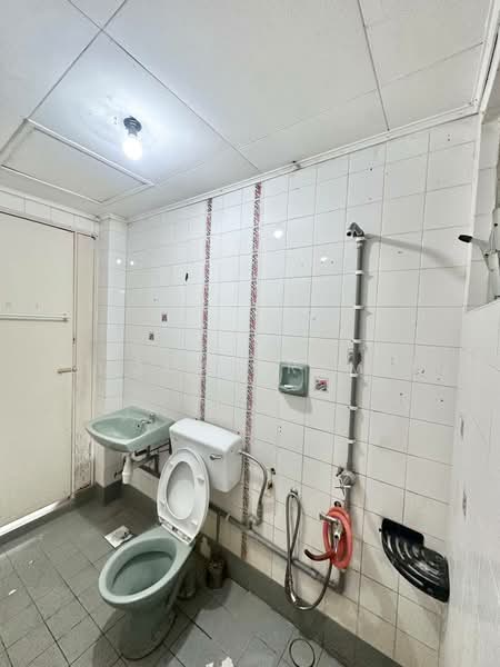 2-storey Terraced House for Sale in Taman Setiawangsa (Setiawangsa) - Luqman Ramli - Bathroom - PropertyGuru.com.my