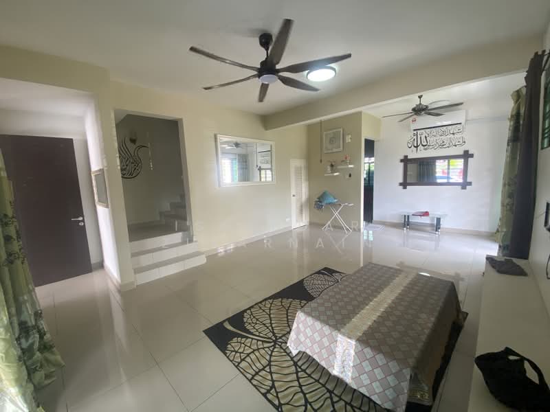 2-storey Terraced House for Sale in Taman Bukit Tiram (Ulu Tiram) - Iskandar Zukarnain - Living Room - PropertyGuru.com.my