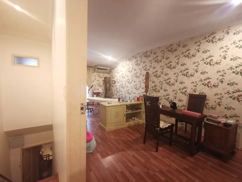 Kedai untuk Dijual di Kuching (Sarawak) - Sherene Kok - Interior - PropertyGuru.com.my