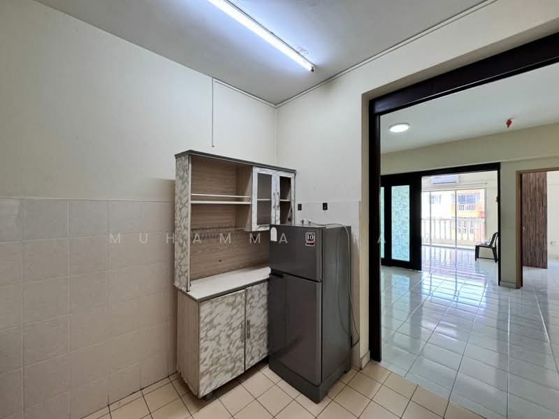 Apartment for Rent at Plaza Indah Apartment - Muhammad Faiz - Kitchen - PropertyGuru.com.my