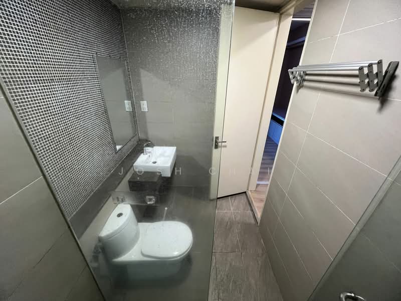 Servis Apartment untuk Dijual di Nova Saujana - Josh Chai - Bathroom - PropertyGuru.com.my
