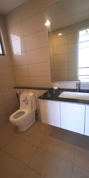 Service Residence for Sale at The Park Sky Residence - Yoke Leng Sew - Bathroom - PropertyGuru.com.my