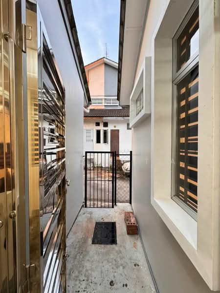Rumah Teres 1.5 Tingkat untuk Disewa di Johor Bahru (Johor) - Vincent Tea - Exterior - PropertyGuru.com.my