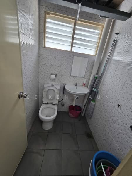 Office for Rent in Pelabuhan Klang (Selangor) - Lee Keng Aun - Bathroom - PropertyGuru.com.my