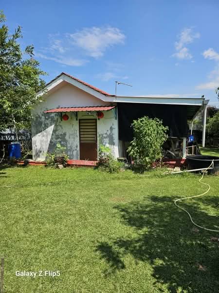 Agricultural Land for Sale in Gopeng (Perak) - SK Kok - 3 room 2 bathroom farmhouse - PropertyGuru.com.my