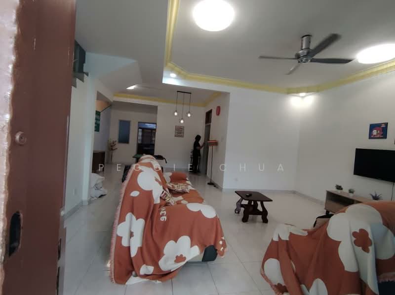 2-storey Terraced House for Rent in Taman Desa Tebrau (Tebrau) - Peggie Chua - Living Room - PropertyGuru.com.my