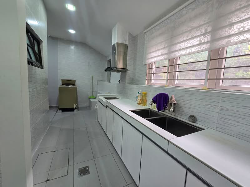 2.5-storey Terraced House for Sale in Batu 9 (Cheras) - Kian Boon - Kitchen - PropertyGuru.com.my