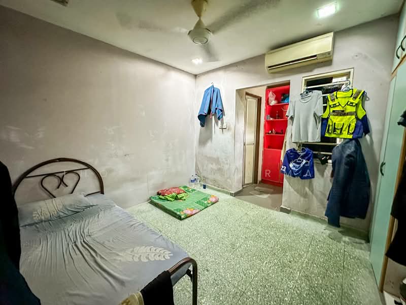 1-storey Terraced House for Sale in Seksyen 51a (Petaling Jaya) - Thoriq Suparman - Bedroom - PropertyGuru.com.my