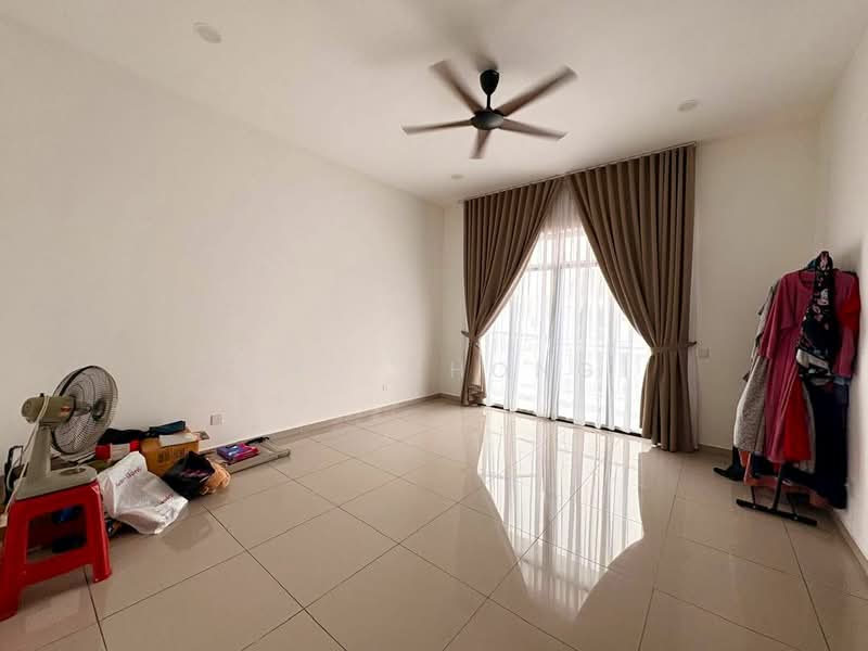 2-storey Terraced House for Sale in Bandar Putra (Kulai) - May Chong - Living Room - PropertyGuru.com.my