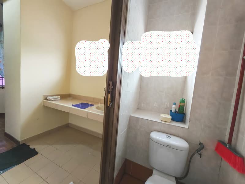 Rumah Teres untuk Dijual di Cheras (Selangor) - Billy Chan - Bathroom - PropertyGuru.com.my