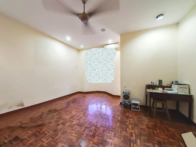 Rumah Teres untuk Dijual di Cheras (Selangor) - Billy Chan - Living Room - PropertyGuru.com.my