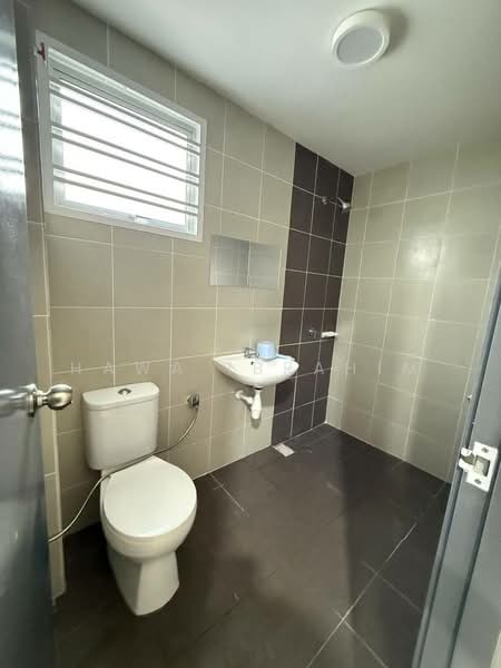 2-storey Terraced House for Rent in Dengkil (Selangor) - Hawa Ibrahim - Bathroom - PropertyGuru.com.my
