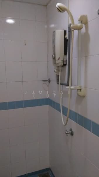 Condominium for Rent at Seri Maya Condominium - JUMIDAH (JUE) - Bathroom - PropertyGuru.com.my