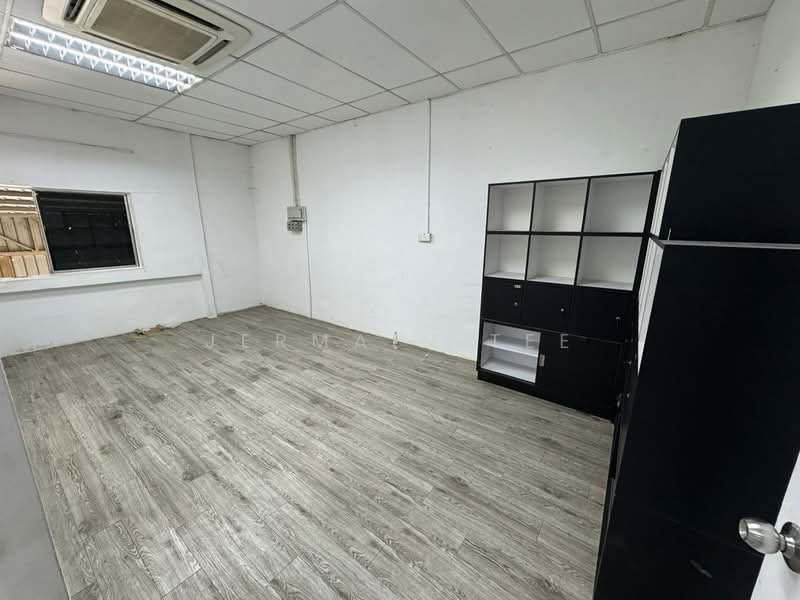 Terrace Factory for Sale in Taman Tan Sri Yaacob (Johor Bahru) - Jermain Tee - Interior - PropertyGuru.com.my