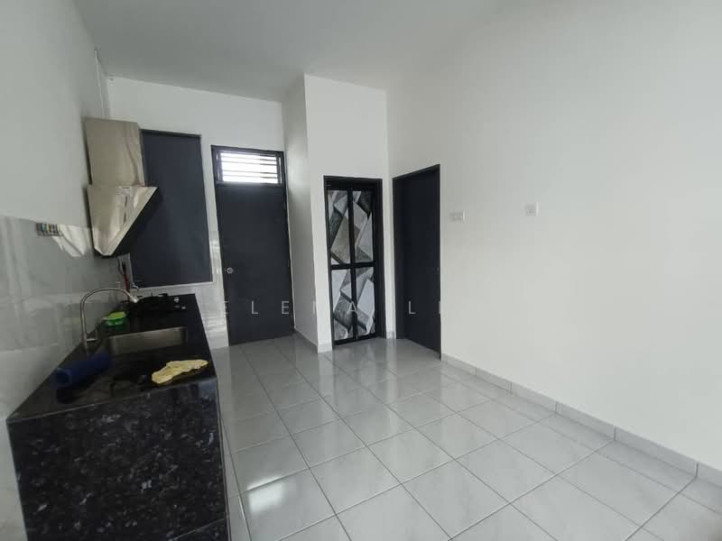 2-storey Terraced House for Rent in Taman Austin Duta (Tebrau) - Elena Lim - Kitchen - PropertyGuru.com.my