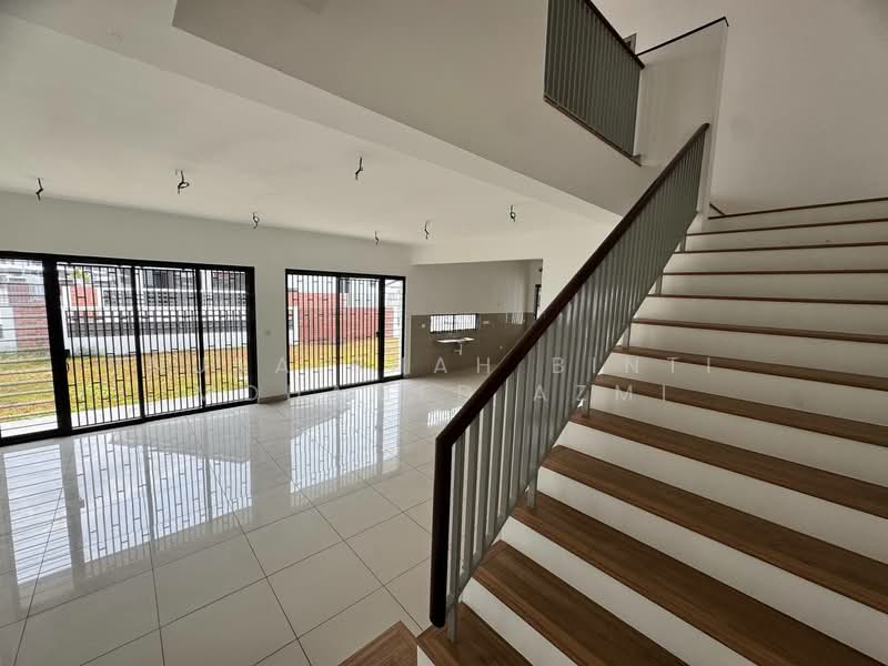Rumah Teres 2 Tingkat untuk Dijual di Elmina (Shah Alam) - Nuraishah Binti Mohamed Azmi - Living Room - PropertyGuru.com.my