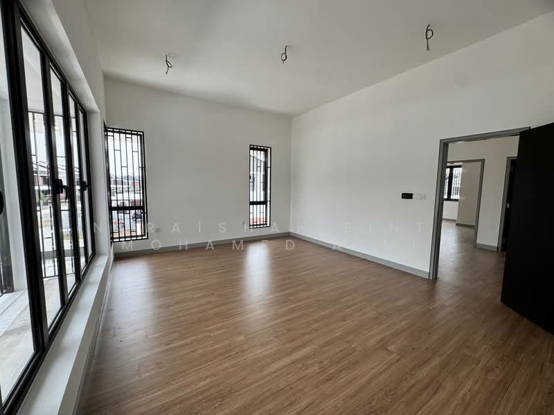 Rumah Teres 2 Tingkat untuk Dijual di Elmina (Shah Alam) - Nuraishah Binti Mohamed Azmi - Living Room - PropertyGuru.com.my