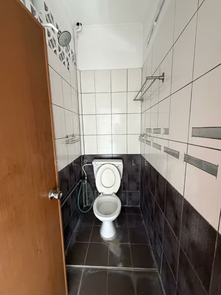 Rumah Teres 1 Tingkat untuk Disewa di Batu 9 (Cheras) - Chris Lee - Bathroom - PropertyGuru.com.my