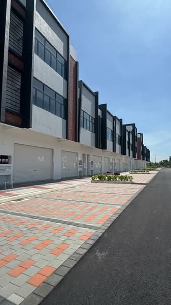 Kedai untuk Disewa di Dengkil (Selangor) - Michelle Liew - Exterior - PropertyGuru.com.my
