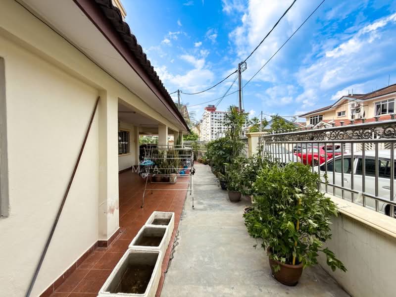 2.5-storey Terraced House for Sale in Taman Berjaya Baru (Kajang) - Aiman Allam - Exterior - PropertyGuru.com.my