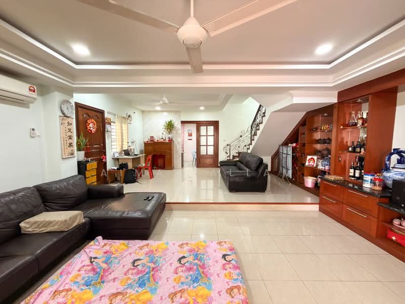 2.5-storey Terraced House for Sale in Taman Berjaya Baru (Kajang) - Aiman Allam - Living Room - PropertyGuru.com.my